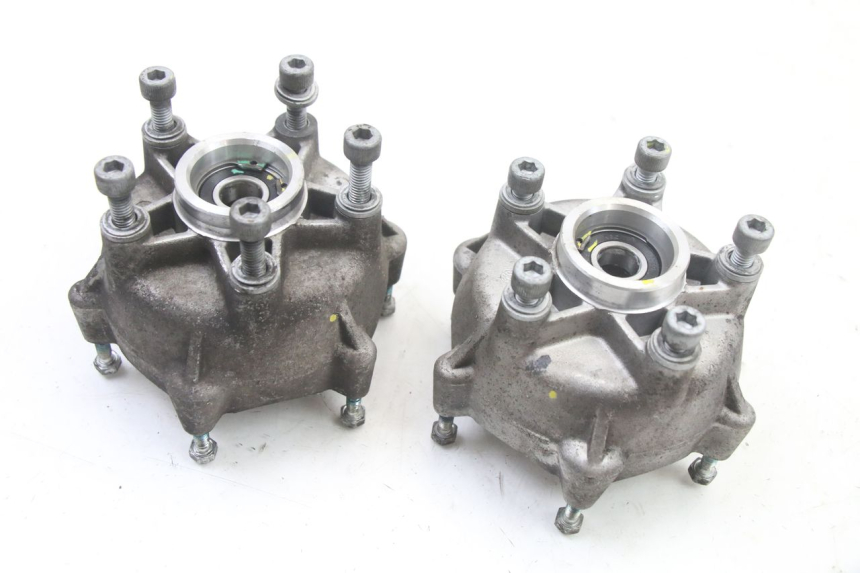 photo de MOZZO RUOTA ANTERIORE PIAGGIO MP3 500 (2014 - 2017) - Vista d'insieme del prodotto