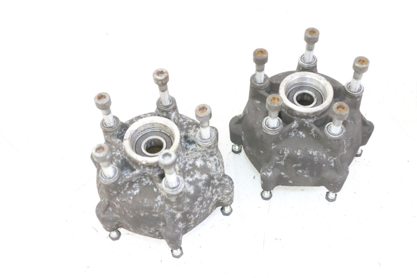 photo de MOZZO RUOTA ANTERIORE PIAGGIO MP3 500 (2011 - 2015) - Stato della superficie e materiale