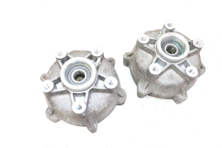 photo de MOZZO RUOTA ANTERIORE PIAGGIO MP3 500 (2014 - 2017) - Primo piano tecnico