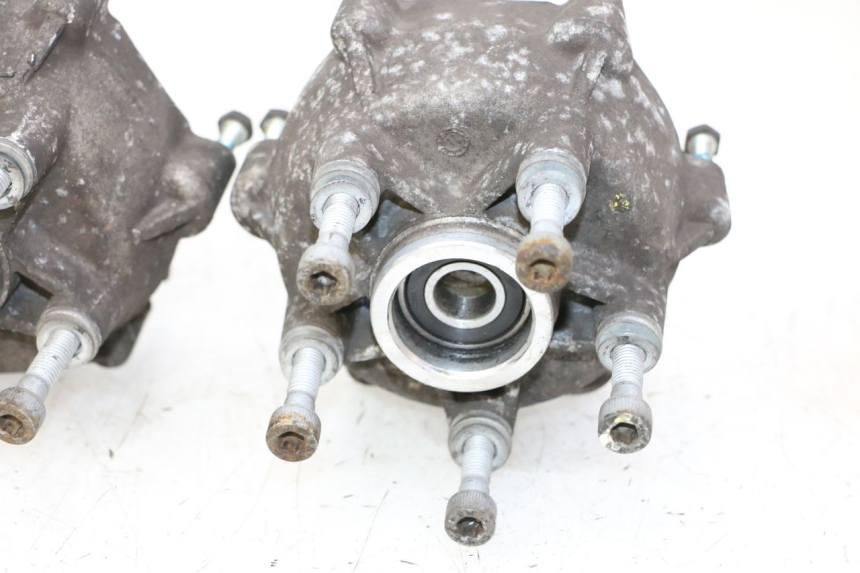 photo de MOZZO RUOTA ANTERIORE PIAGGIO MP3 500 (2011 - 2015) - Primo piano tecnico