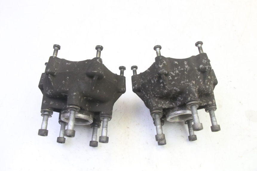 photo de MOZZO RUOTA ANTERIORE PIAGGIO MP3 125 (2006 - 2014) - Primo piano tecnico