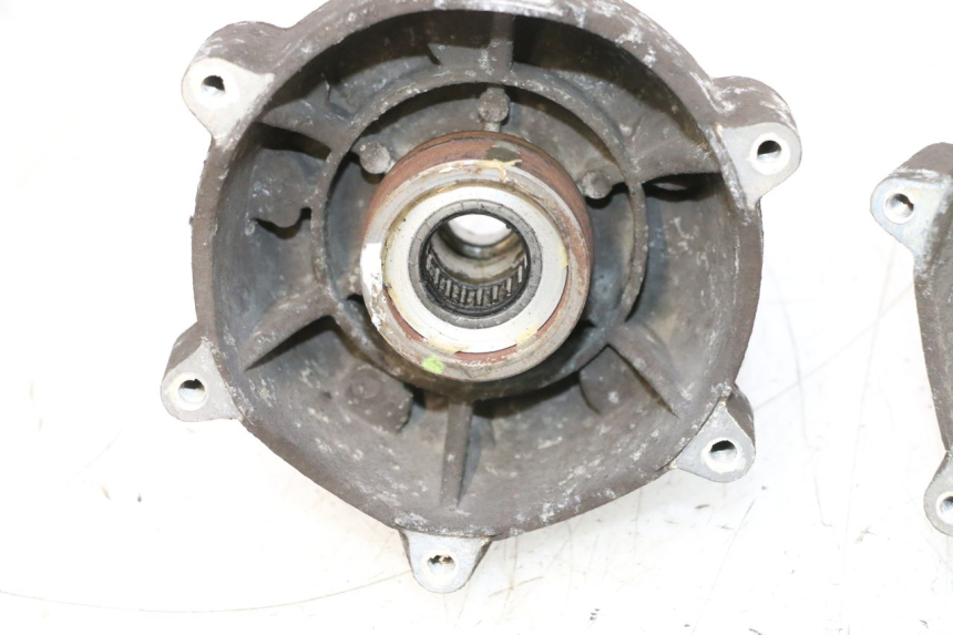 photo de MOZZO RUOTA ANTERIORE PIAGGIO MP3 RL 250 (2006 - 2010) - Dettagli dei punti di fissaggio