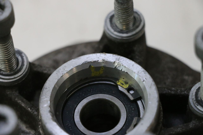 photo de MOZZO RUOTA ANTERIORE PIAGGIO MP3 500 (2011 - 2015) - Primo piano tecnico