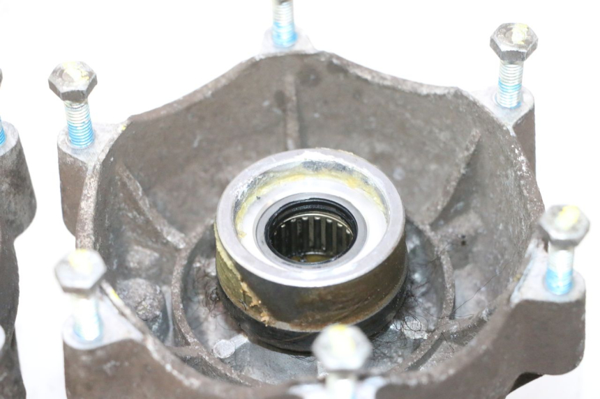 photo de MOZZO RUOTA ANTERIORE PIAGGIO MP3 500 (2011 - 2015) - Stato della superficie e materiale