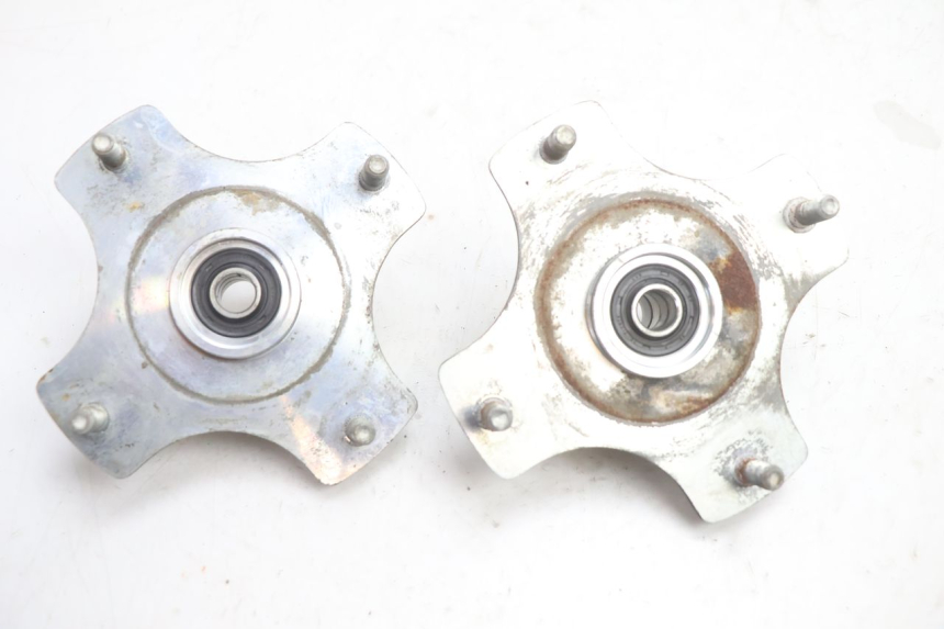 photo de MOZZO RUOTA ANTERIORE KYMCO MXU R 250 (2004 - 2010) - Primo piano tecnico