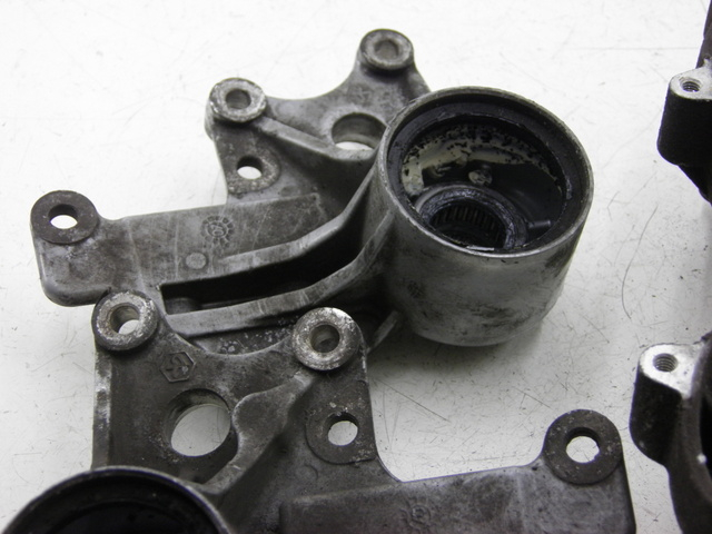 photo de MOZZO RUOTA ANTERIORE PIAGGIO MP3 RL 125 (2006 - 2014) - Altra angolazione