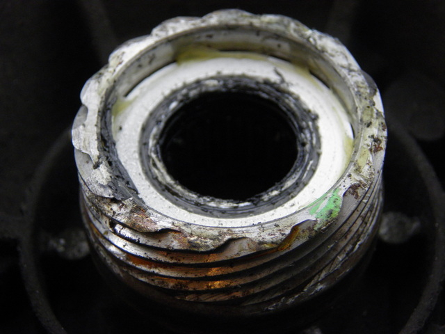 photo de MOZZO RUOTA ANTERIORE PIAGGIO MP3 RL 125 (2006 - 2014) - Primo piano tecnico