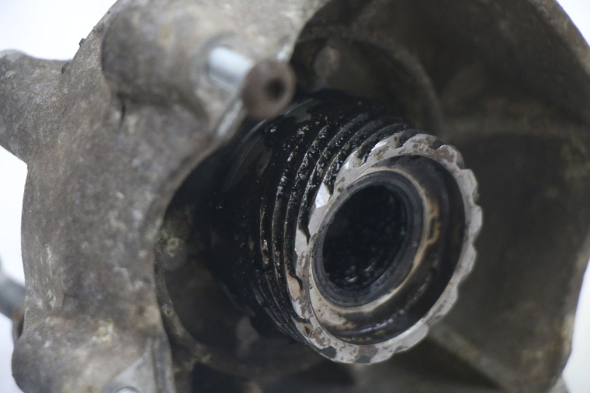 photo de MOZZO RUOTA ANTERIORE PIAGGIO VESPA GRANTURISMO 125 (2003 - 2007) - Dettaglio del componente