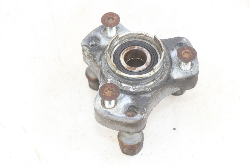 photo de MOZZO RUOTA ANTERIORE PEUGEOT SPEEDFIGHT LC 50 (1996 - 2002) - Primo piano tecnico