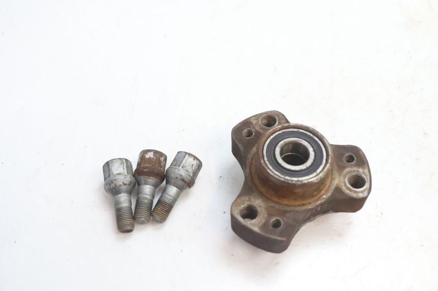photo de MOZZO RUOTA ANTERIORE PEUGEOT SPEEDFIGHT LC 50 (1996 - 2002) - Primo piano tecnico