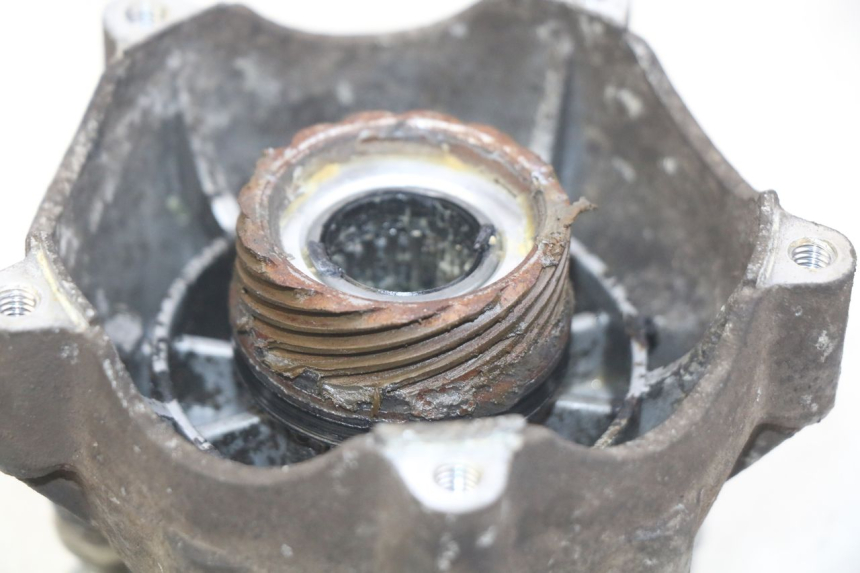 photo de MOZZO RUOTA ANTERIORE PIAGGIO VESPA LXV 125 (2006 - 2009) - Zoom sullo stato d'uso