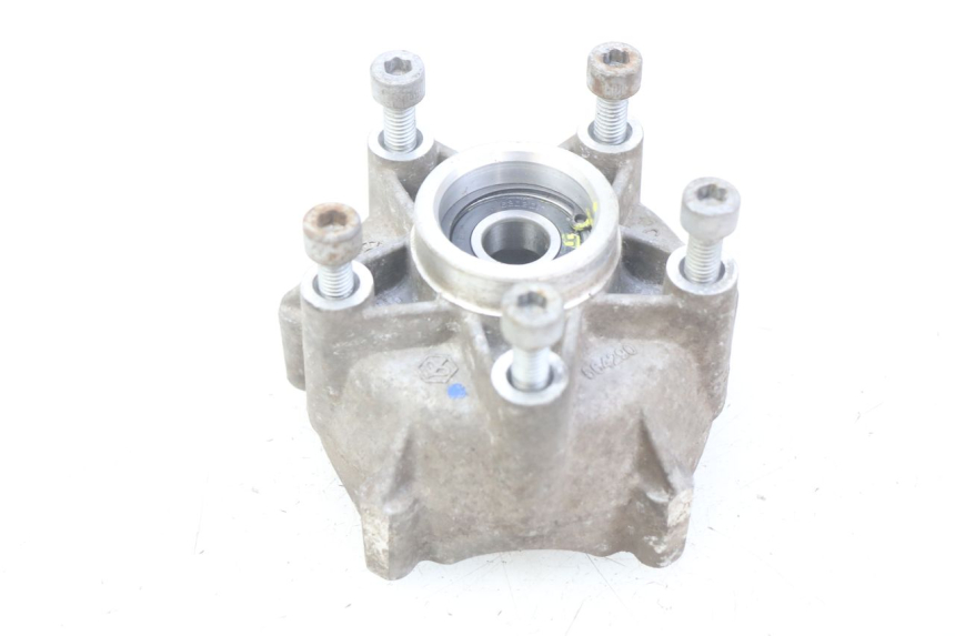 photo de MOZZO RUOTA ANTERIORE PIAGGIO VESPA PRIMAVERA 2T 50 (2013 - 2018) - Altra angolazione