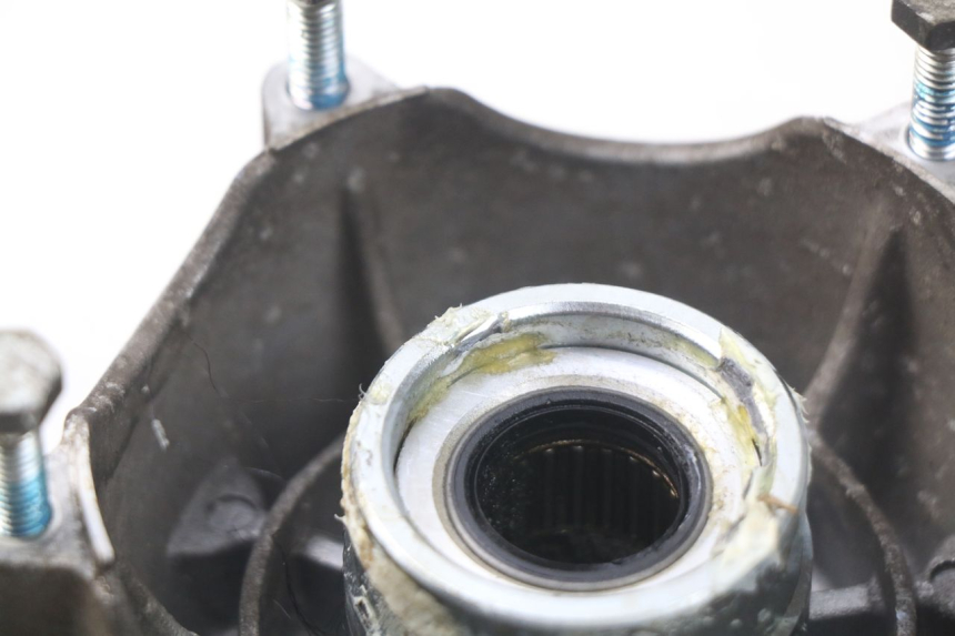 photo de MOZZO RUOTA ANTERIORE PIAGGIO VESPA SPRINT 2T 50 (2014 - 2018) - Zoom sullo stato d'uso