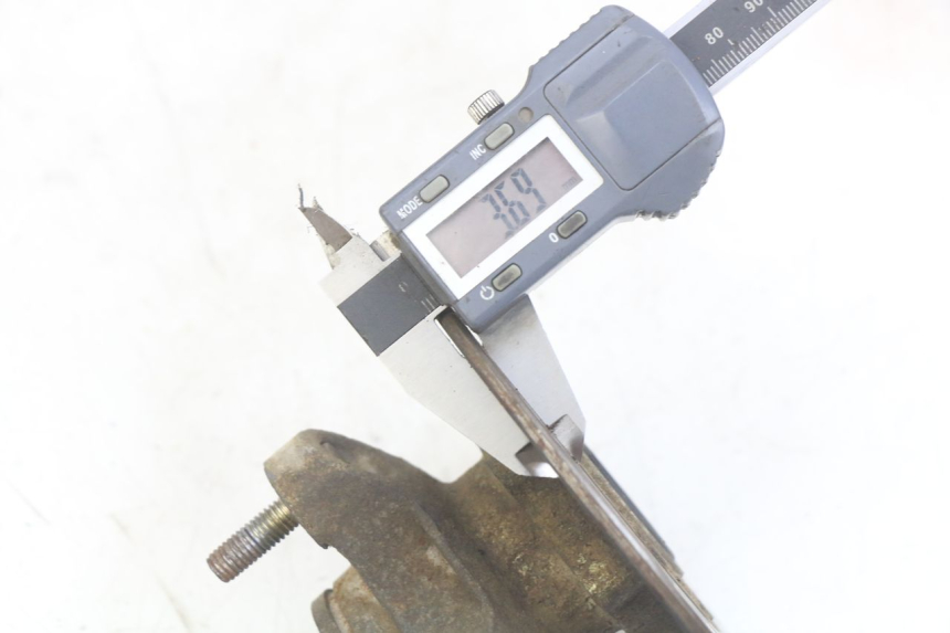 photo de MOZZO RUOTA ANTERIORE SHINERAY XY250 STXE 250 (2006 - 2012) - Zoom sullo stato d'uso