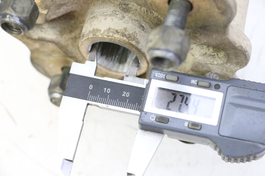 photo de MOZZO RUOTA ANTERIORE YAMAHA YFM BRUIN 350 (2003 - 2009) - Dettaglio del componente