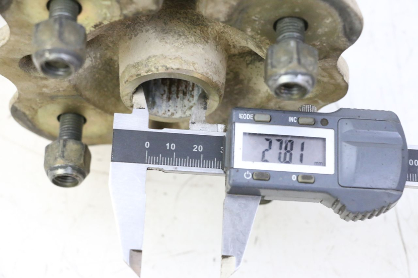 photo de MOZZO RUOTA ANTERIORE YAMAHA YFM BRUIN 350 (2003 - 2009) - Zoom sullo stato d'uso