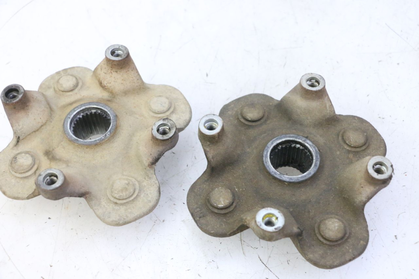 photo de MOZZO RUOTA ANTERIORE YAMAHA YFM GRIZZLY 550 (2008 - 2015) - Zoom sullo stato d'uso