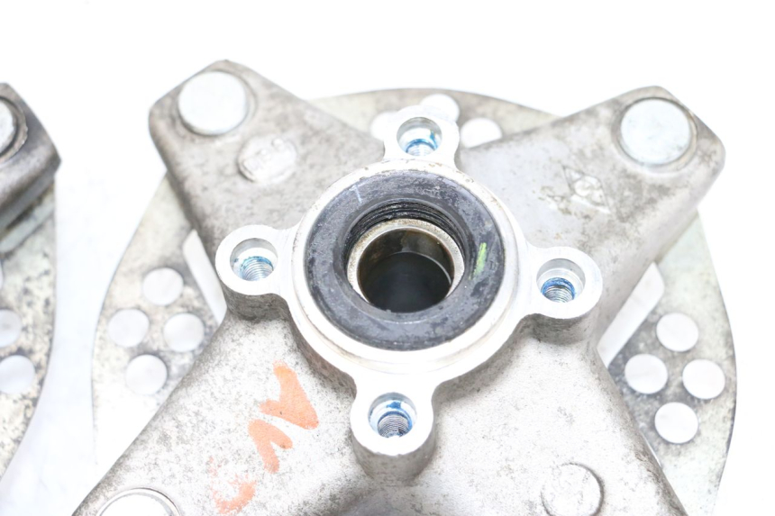 photo de MOZZO RUOTA ANTERIORE YAMAHA YFM R RAPTOR 250 (2008 - 2014) - Zoom sullo stato d'uso