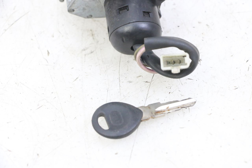 photo de NEIMAN MBK BOOSTER SPIRIT NAKED 50 (2004 - 2017) - Primo piano tecnico