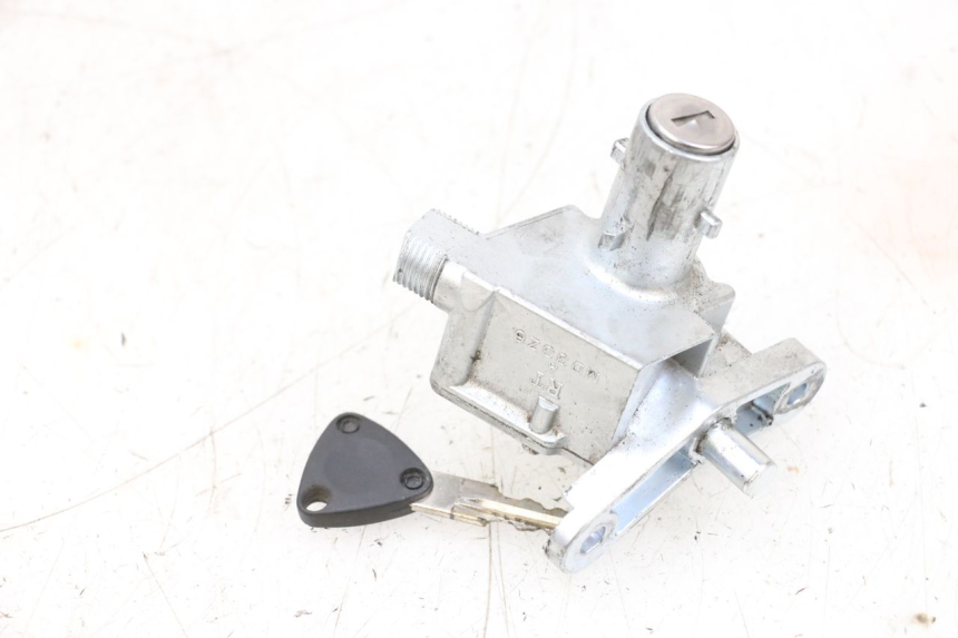 photo de NEIMAN MBK BOOSTER SPIRIT NAKED 50 (2004 - 2017) - Dettagli dei punti di fissaggio