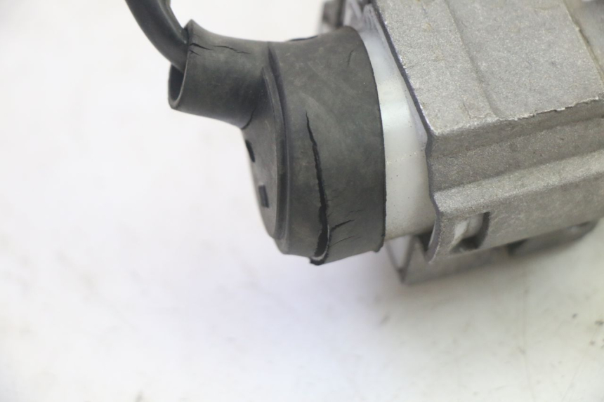 photo de BLOCCHETTO CHIAVI SYM FIDDLE 3 III 125 (2014 - 2020) - Dettagli dei punti di fissaggio