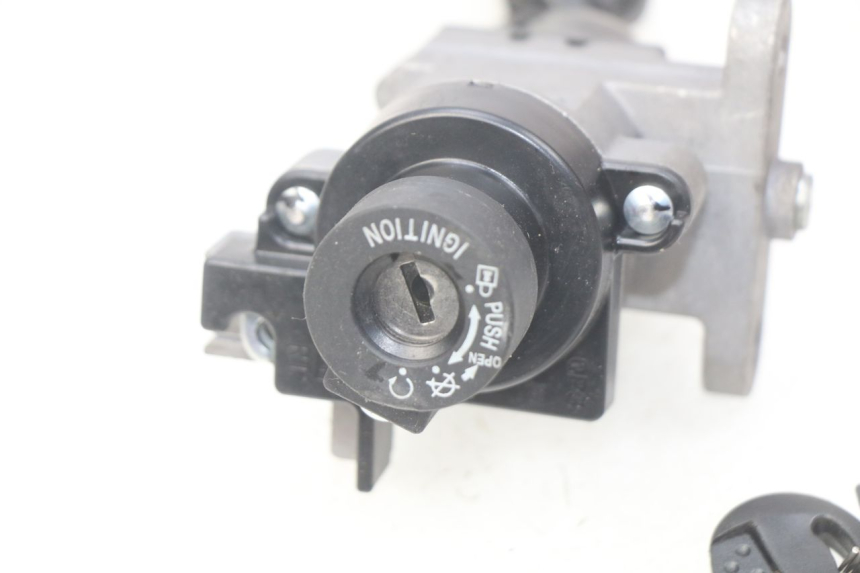 photo de NEIMAN PEUGEOT KISBEE 2T 50 (2010 - 2017) - Dettagli dei punti di fissaggio