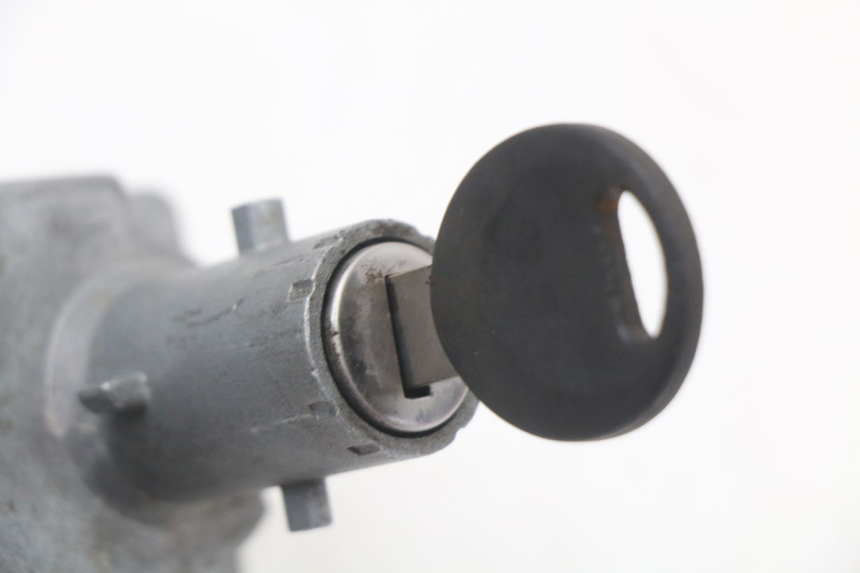 photo de chiave di accensione MBK OVETTO ONE 2T 50 (2013 - 2017) - Dettagli dei punti di fissaggio