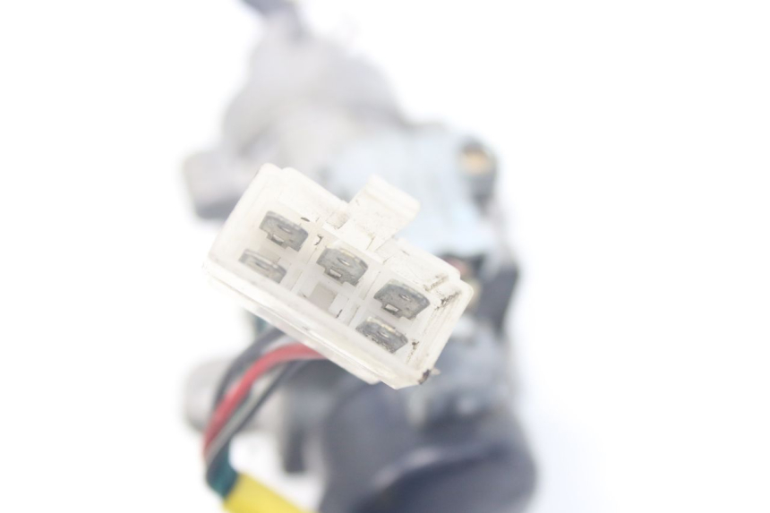 photo de NEIMAN KYMCO PEOPLE 250 (2004 - 2008) - Primo piano tecnico