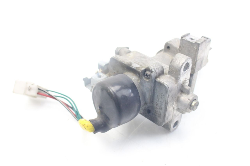 photo de NEIMAN KYMCO PEOPLE 250 (2004 - 2008) - Dettagli dei punti di fissaggio