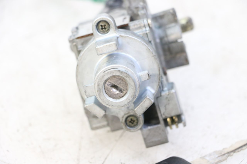 photo de BLOCCHETTO CHIAVI KYMCO PEOPLE S 125 (2000 - 2008) - Vista d'insieme del prodotto