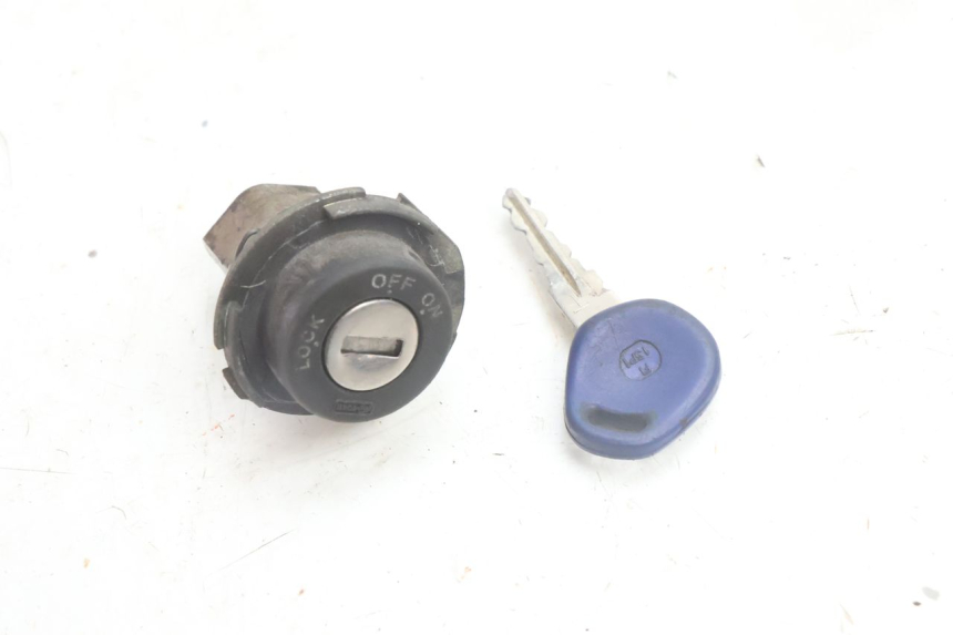 photo de BLOCCHETTO CHIAVI GILERA RUNNER SP 50 (2002 - 2004) - Dettaglio del componente