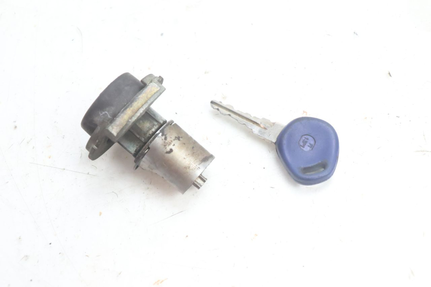 photo de BLOCCHETTO CHIAVI GILERA RUNNER SP 50 (2002 - 2004) - Zoom sullo stato d'uso