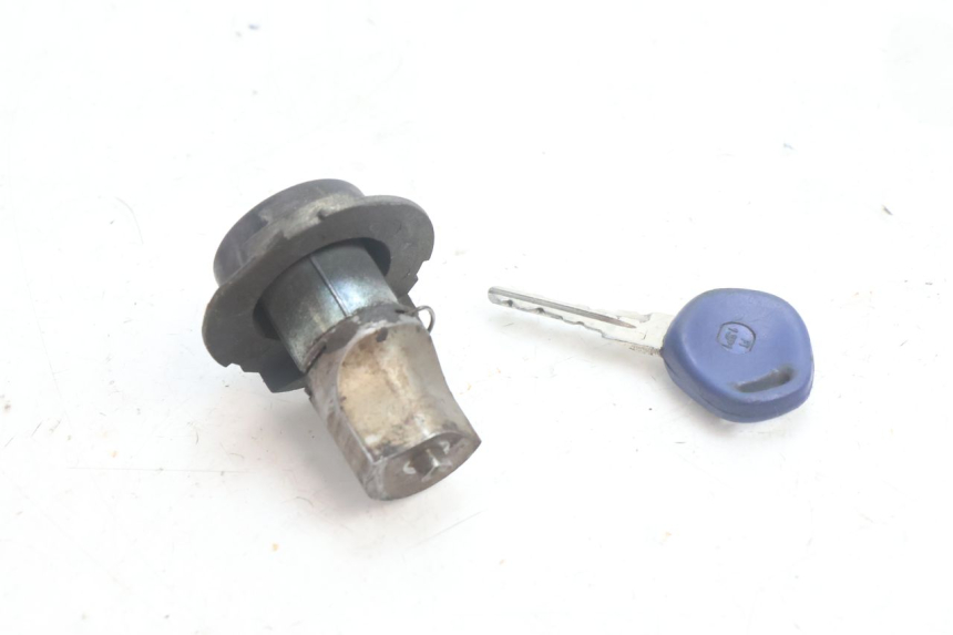 photo de BLOCCHETTO CHIAVI GILERA RUNNER SP 50 (2002 - 2004) - Altra angolazione