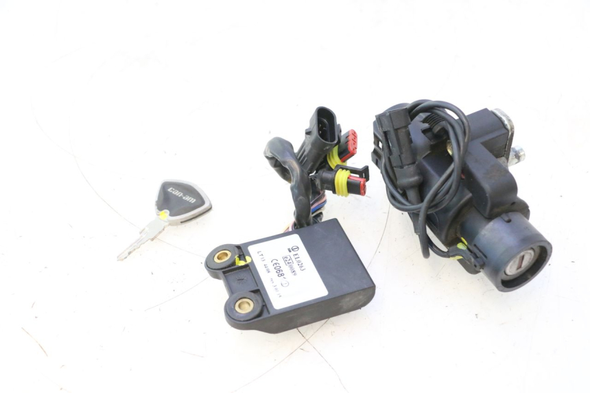 photo de BLOCCHETTO CHIAVI CAN-AM SPYDER RS 1000 (2008 - 2012) - Stato della superficie e materiale