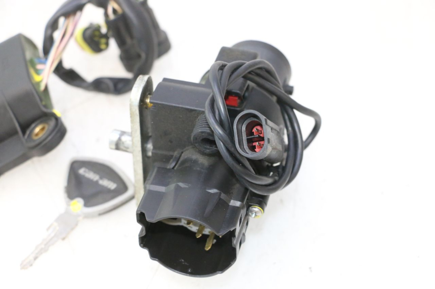 photo de BLOCCHETTO CHIAVI CAN-AM SPYDER RS 1000 (2008 - 2012) - Marcature e riferimenti originali