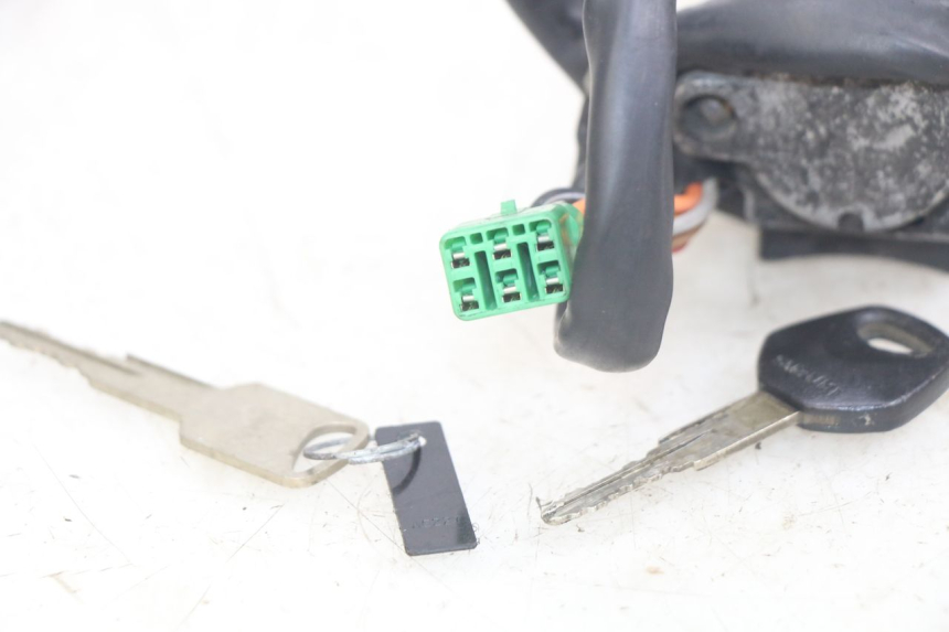 photo de NEIMAN SUZUKI SV N 650 (1999 - 2002) - Altra angolazione