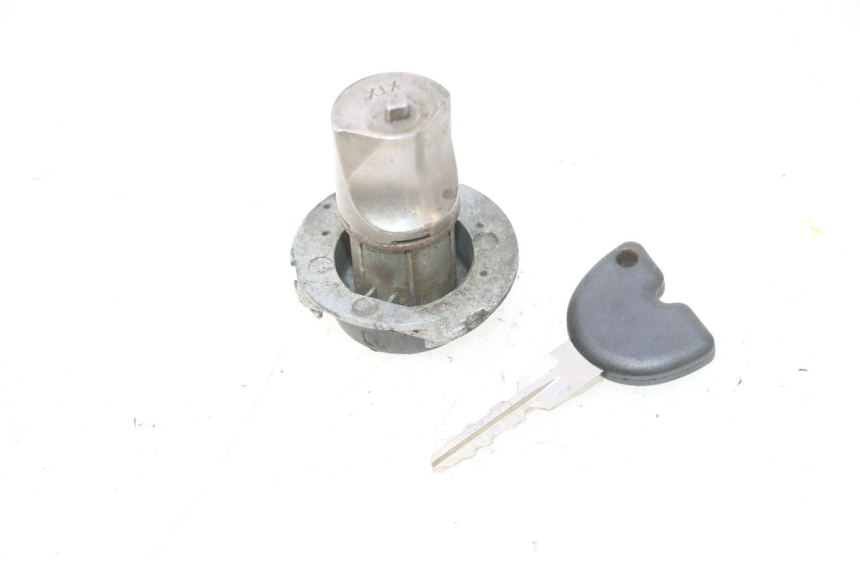 photo de BLOCCHETTO CHIAVI PIAGGIO VESPA LX 2T 50 (2005 - 2013) - Dettaglio del componente