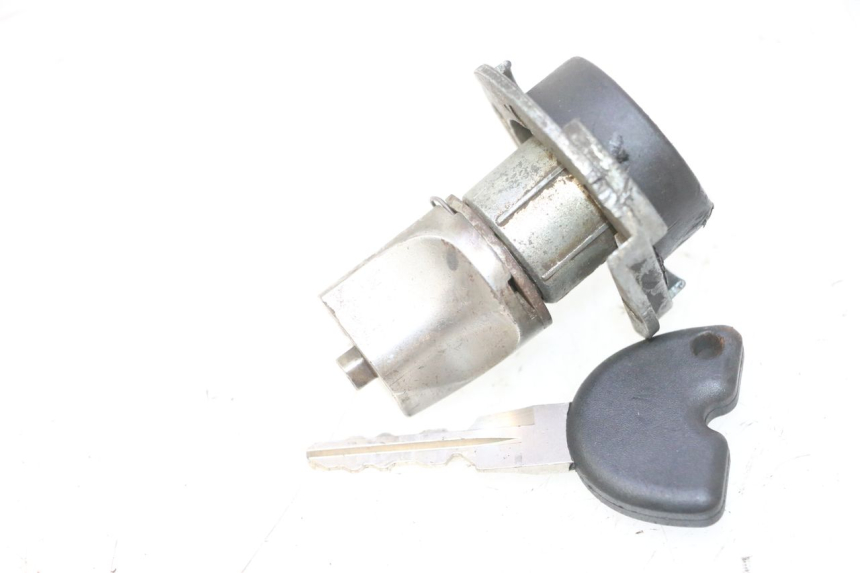 photo de BLOCCHETTO CHIAVI PIAGGIO VESPA LX 2T 50 (2005 - 2013) - Zoom sullo stato d'uso