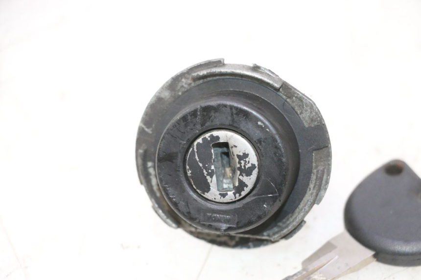 photo de BLOCCHETTO CHIAVI PIAGGIO VESPA LX 2T 50 (2005 - 2013) - Altra angolazione