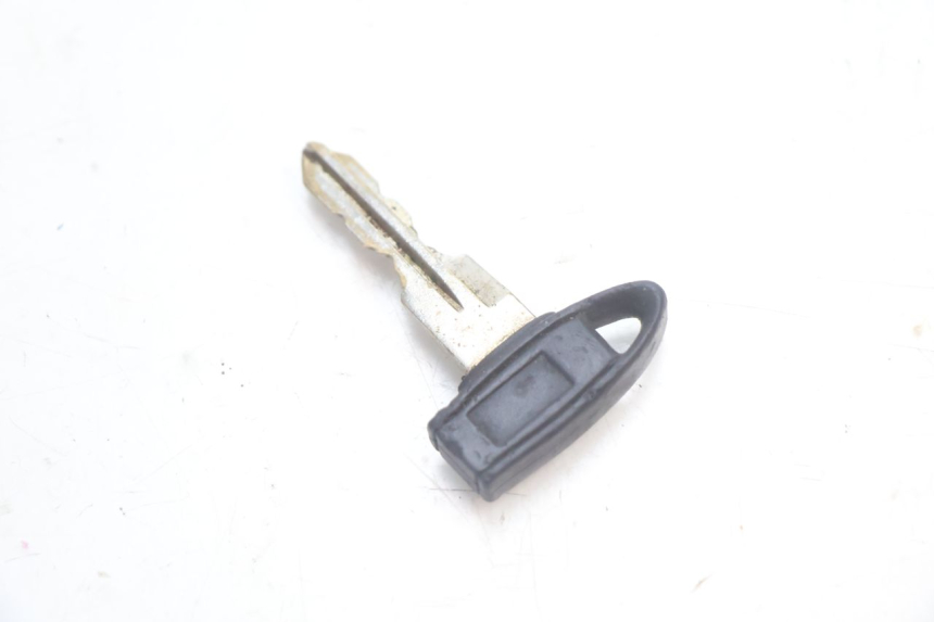 photo de BLOCCHETTO CHIAVI PIAGGIO ZIP 4T 50 (2006 - 2017) - Stato della superficie e materiale
