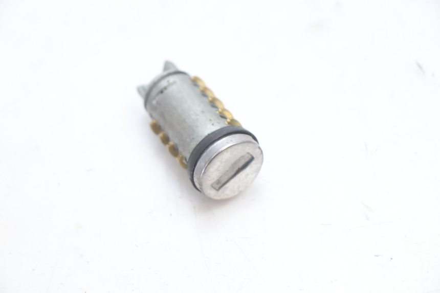 photo de BLOCCHETTO CHIAVI PIAGGIO ZIP 4T 50 (2006 - 2017) - Ricambio usato controllato