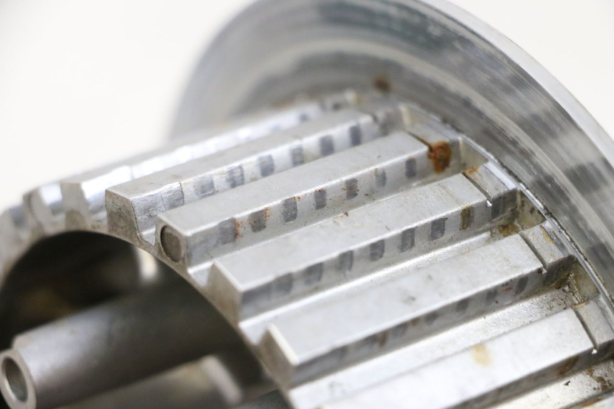 photo de MOZZO FRIZIONE YAMAHA FJR ABS 1300 (2006 - 2012) - Primo piano tecnico