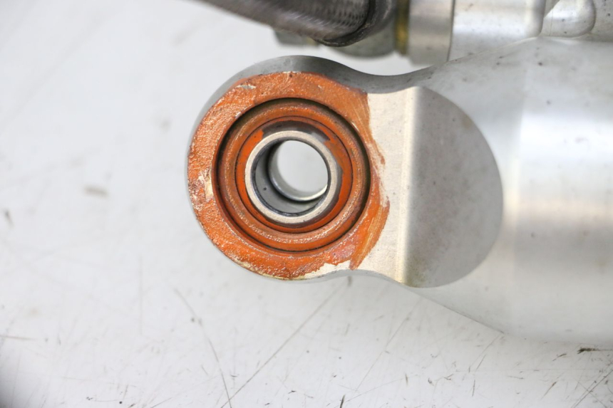 photo de COPPIA AMMORTIZZATORI POSTERIORI QUADRO 4 4D 350 (2015 - 2018) - Ispezione visiva dettagliata