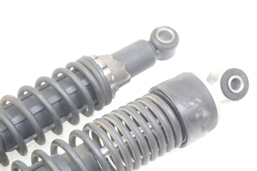 photo de COPPIA AMMORTIZZATORI POSTERIORI PIAGGIO BEVERLY 125 (2010 - 2015) - Dettagli dei punti di fissaggio