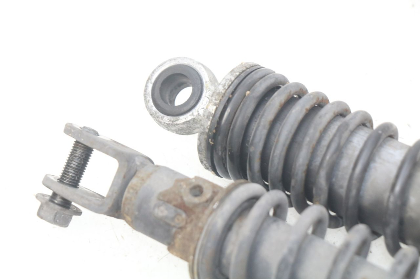 photo de COPPIA AMMORTIZZATORI POSTERIORI SUZUKI BURGMAN 125 (2007 - 2014) - Dettagli dei punti di fissaggio