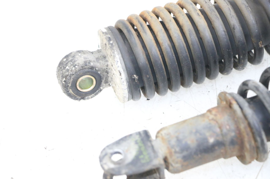 photo de COPPIA AMMORTIZZATORI POSTERIORI YAMAHA CYGNUS X 125 (2004 - 2007) - Dettagli dei punti di fissaggio