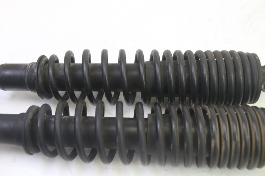 photo de COPPIA AMMORTIZZATORI POSTERIORI YAMAHA CYGNUS X INJECTION 125 (2007 - 2013) - Primo piano tecnico