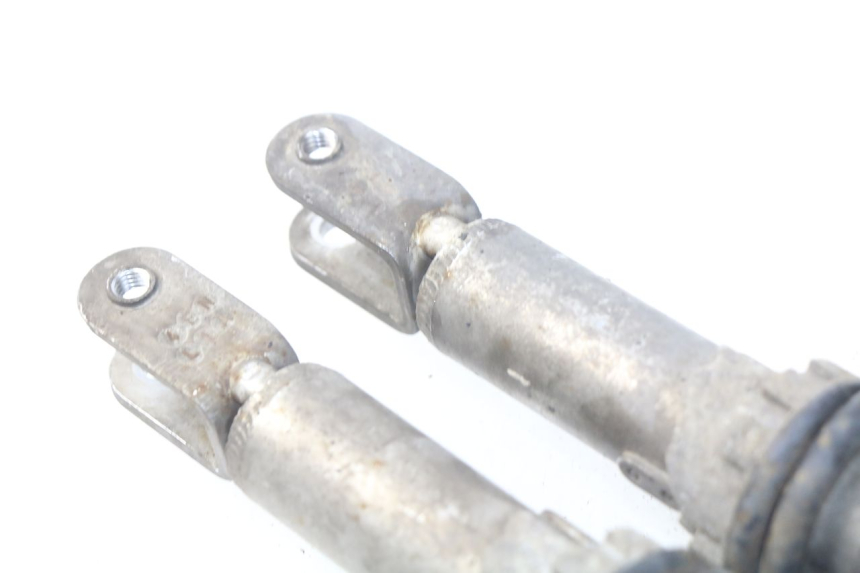 photo de COPPIA AMMORTIZZATORI POSTERIORI SYM GTS EFI ABS 125 (2012 - 2016) - Primo piano tecnico