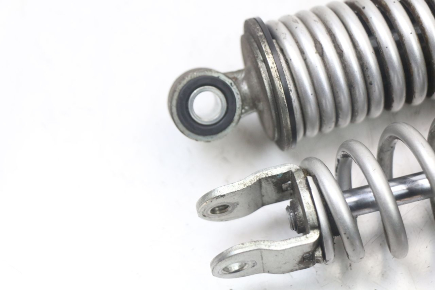 photo de COPPIA AMMORTIZZATORI POSTERIORI HONDA PCX (JF28) 125 (2009 - 2011) - Primo piano tecnico