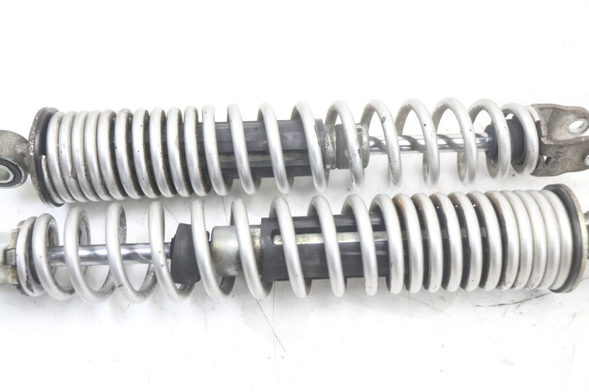 photo de COPPIA AMMORTIZZATORI POSTERIORI HONDA PCX (JF28) 125 (2009 - 2011) - Dettagli dei punti di fissaggio